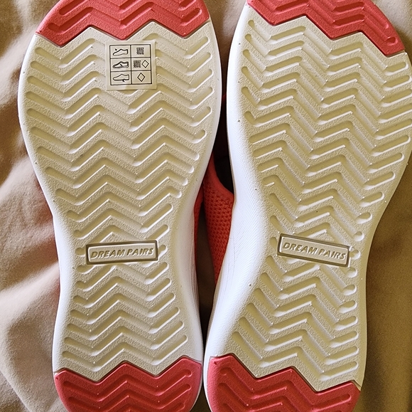 Pink and white flip flops - Picture 3 of 3